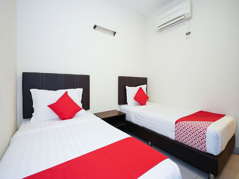 Oyo 44086 Jj Hotel