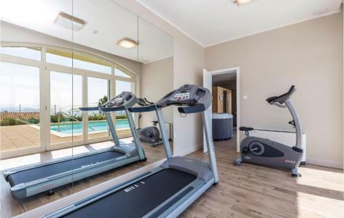 Five-bedroom Holiday Home In Veprinac