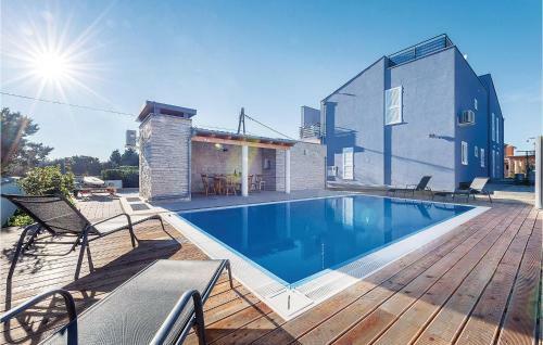 Two-bedroom Apartment In Veli Rat