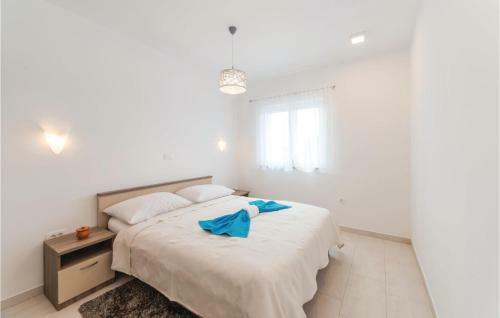 Two-bedroom Apartment In Veli Rat