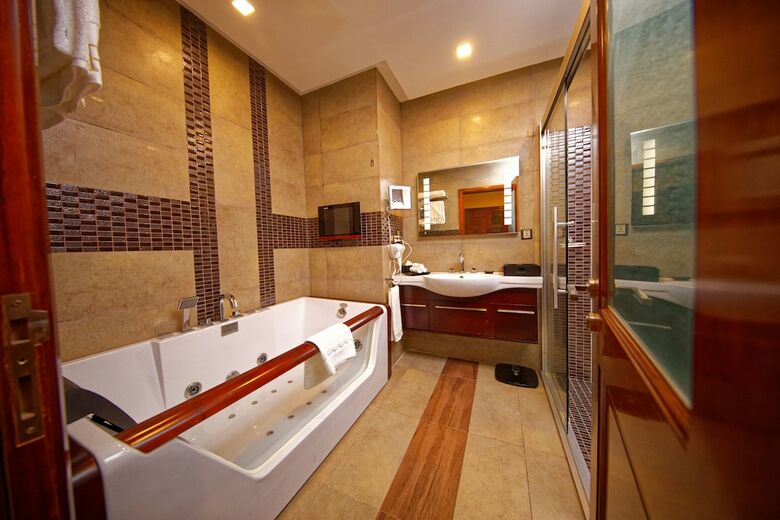 Hotel Royal Swiss Lahore
