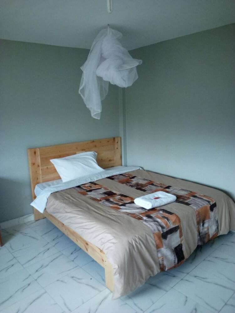 Sweet Hut Hotel
