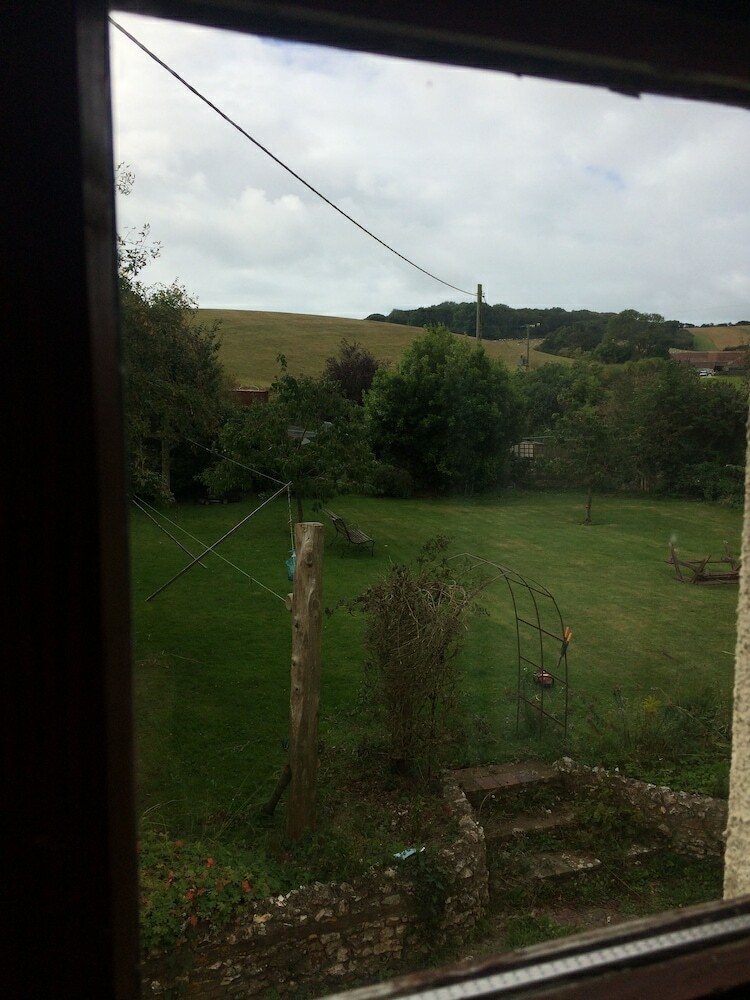 Bed & Breakfast Belhuish Farmhouse