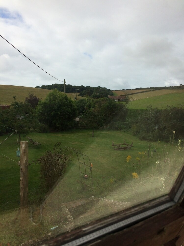 Bed & Breakfast Belhuish Farmhouse
