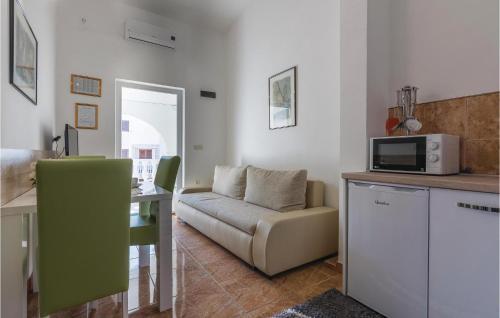 Two-bedroom Apartment In Vir