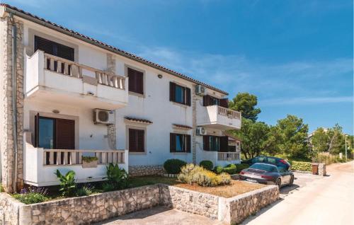 One-bedroom Apartment In Postira
