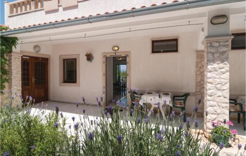 One-bedroom Apartment In Postira