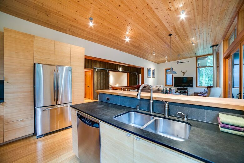 Mt. Baker Lodging Cabin 42 ? Pets Ok, Wifi, Sleeps 6! By Mbl