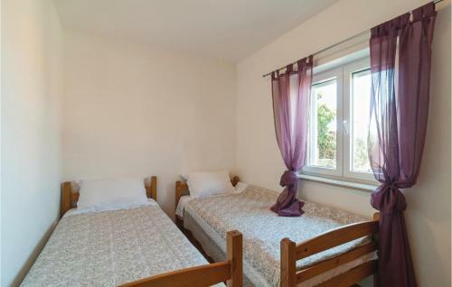 Two-bedroom Apartment In Postira
