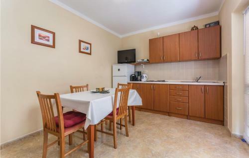 Two-bedroom Apartment In Porec