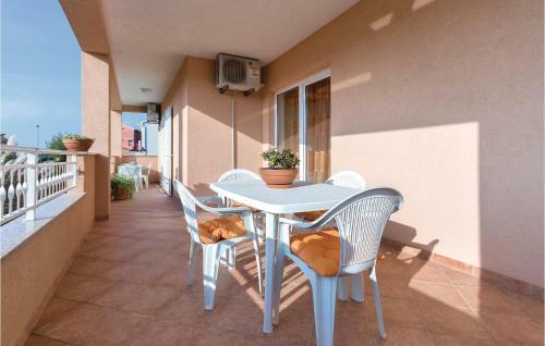 Two-bedroom Apartment In Pula