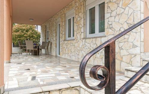 Three-bedroom Apartment In Pula