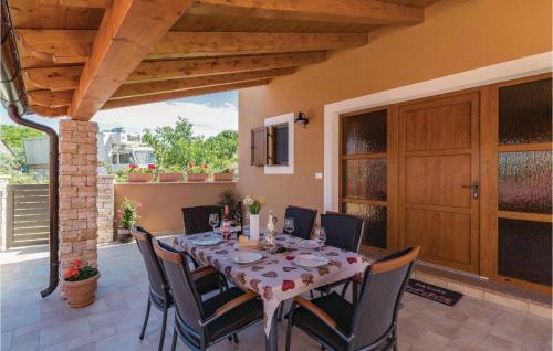 Two-bedroom Holiday Home In Pula