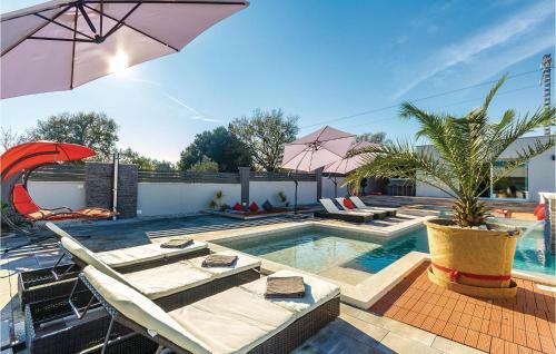 Four-bedroom Holiday Home In Pula