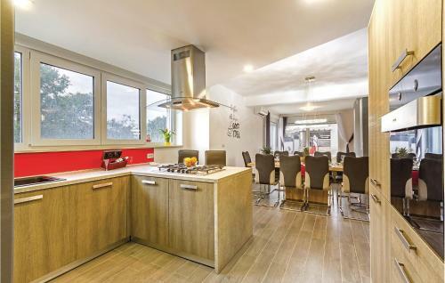 Four-bedroom Holiday Home In Pula