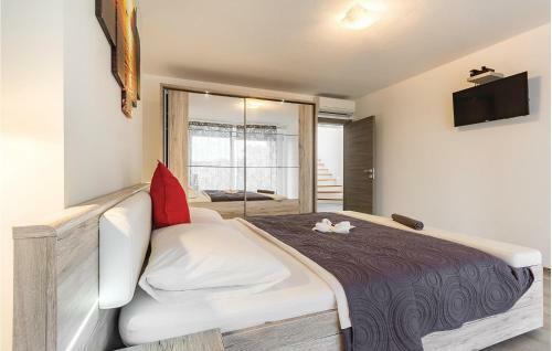 Four-bedroom Holiday Home In Pula