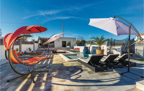 Four-bedroom Holiday Home In Pula