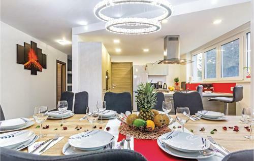 Four-bedroom Holiday Home In Pula
