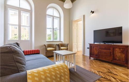 Two-bedroom Apartment In Pula