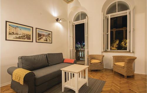 Two-bedroom Apartment In Pula