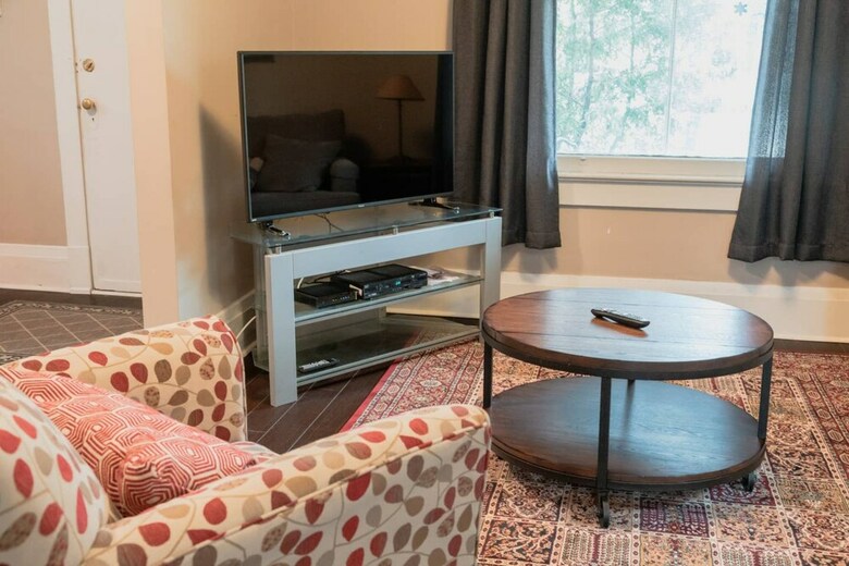 Apartamentos Beautiful 3 Bedroom Home Near Downtown