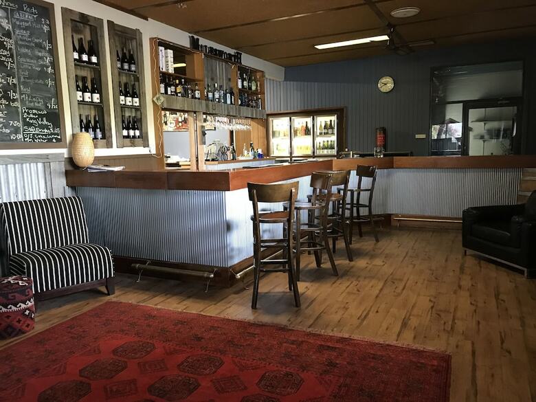 Motel Molesworth Food And Wine Company