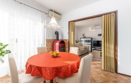 Two-bedroom Apartment In Selce