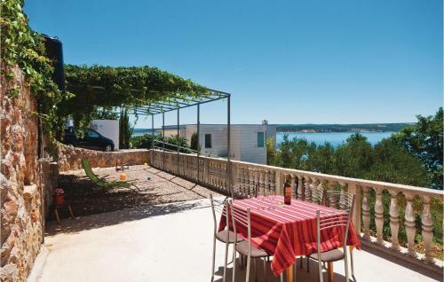Three-bedroom Apartment In Maslenica