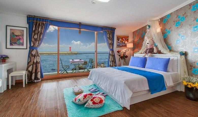 Sea Rainbow Pension