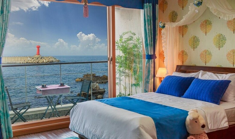 Sea Rainbow Pension