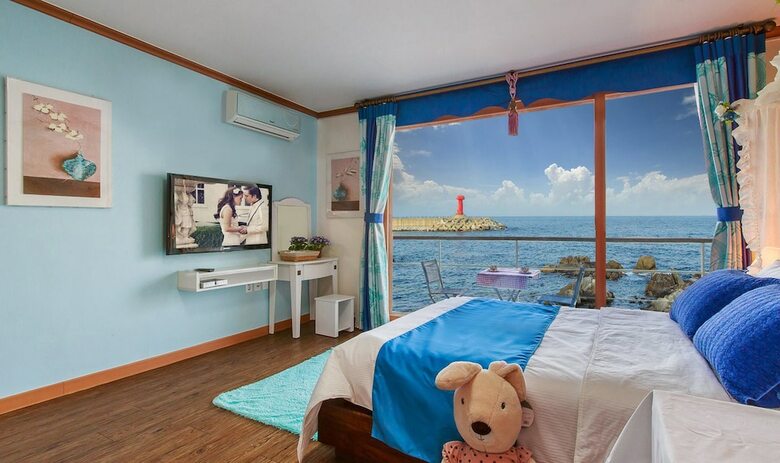 Sea Rainbow Pension