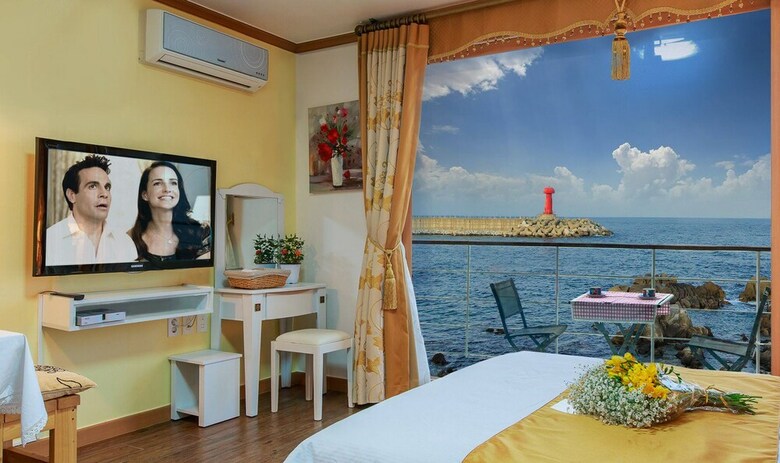 Sea Rainbow Pension