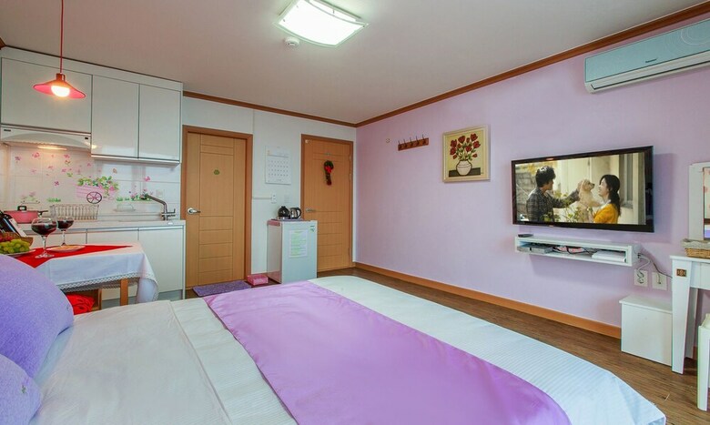 Sea Rainbow Pension