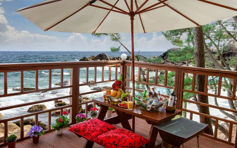 Sea Rainbow Pension