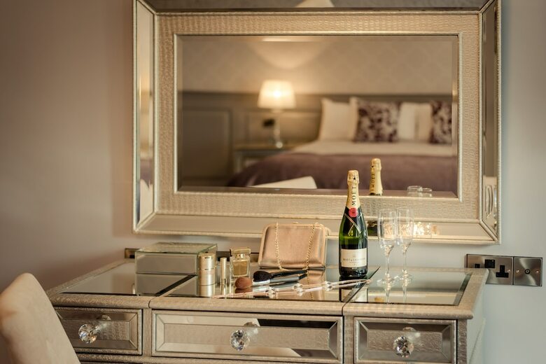 Woodford Dolmen Hotel