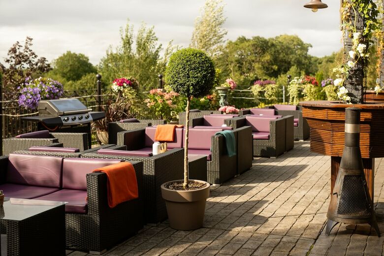 Woodford Dolmen Hotel