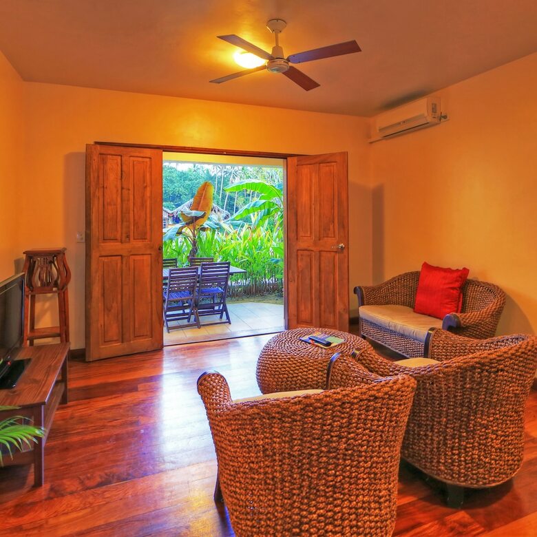 Hotel Tropicana Lagoon Apartments
