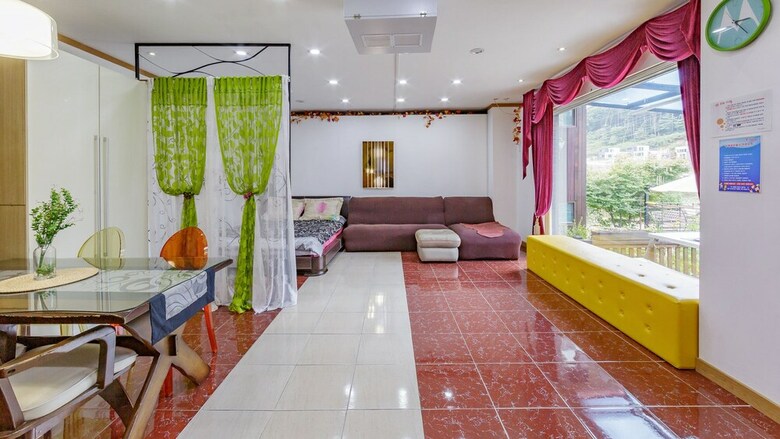 Hill House Pension Gapyeong