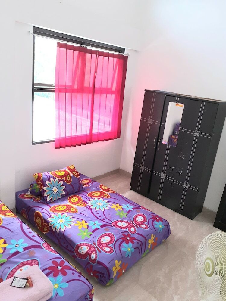 Hotel Almira Homestay