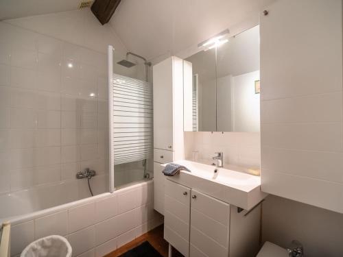Lodge Holiday Home Les Matins Clairs II Lisogne