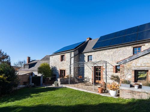 Lodge Holiday Home Les Matins Clairs II Lisogne