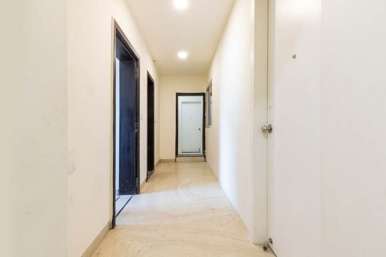 Hotel Oyo 27653 Savoy Suites