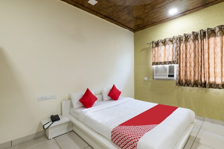 Hotel Oyo 27653 Savoy Suites