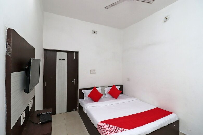 Oyo 42907 Hotel Bhuneshwar