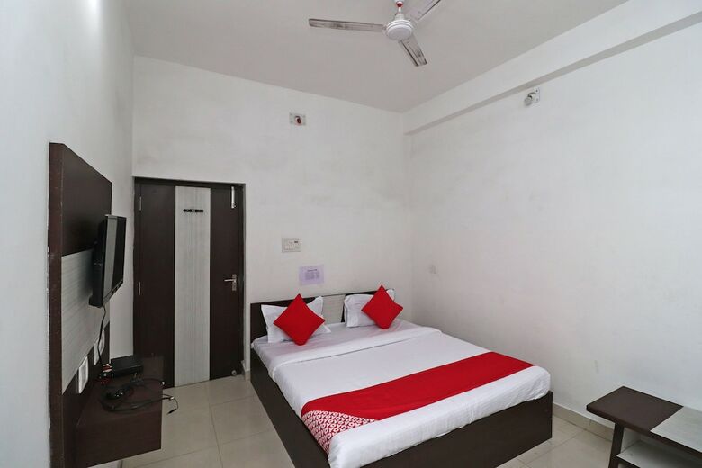 Oyo 42907 Hotel Bhuneshwar