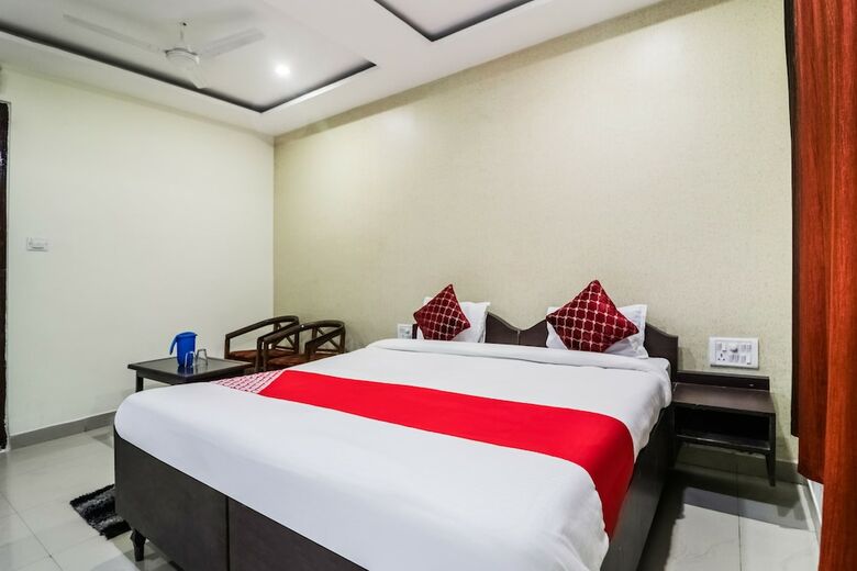 Oyo 47542 Hotel J K