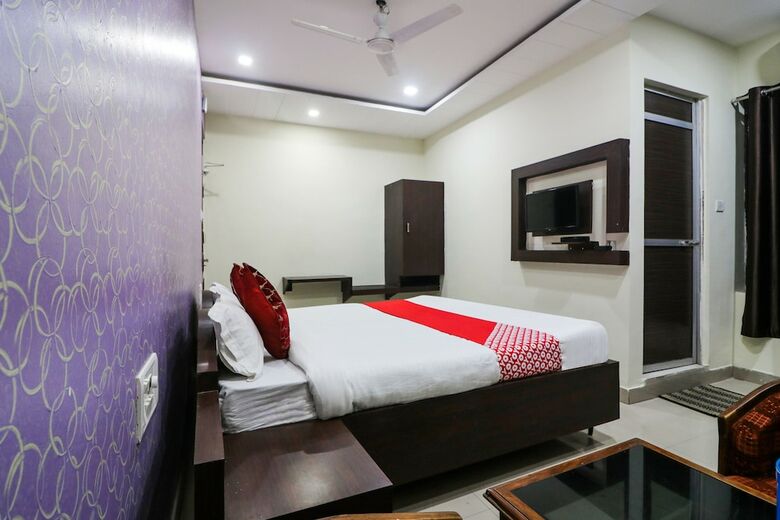 Oyo 47542 Hotel J K
