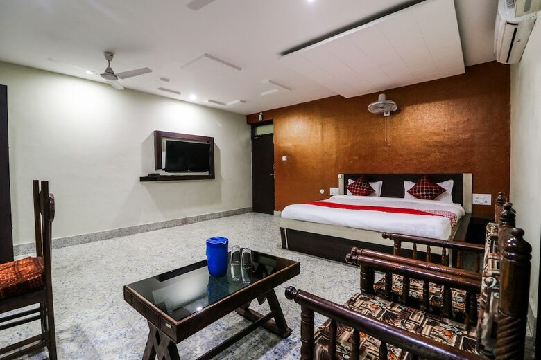 Oyo 47542 Hotel J K