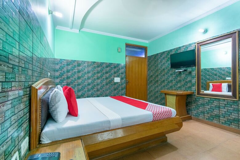 Oyo 44199 Hotel Crossroads