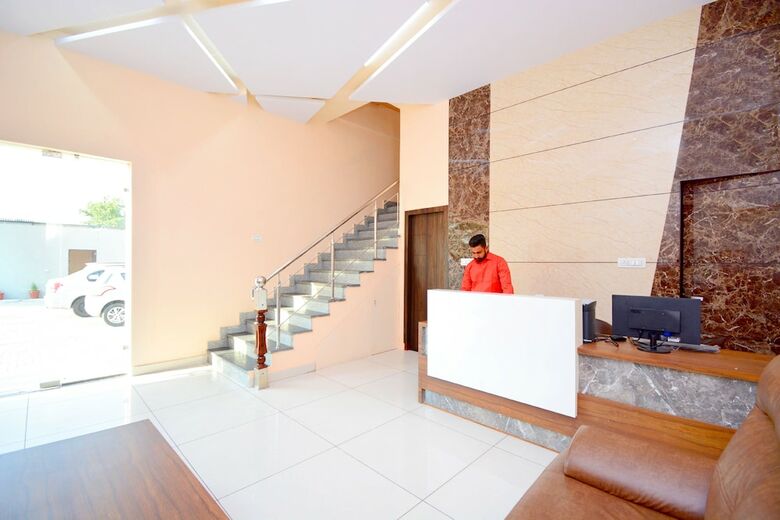 Oyo 40482 Hotel Country Side